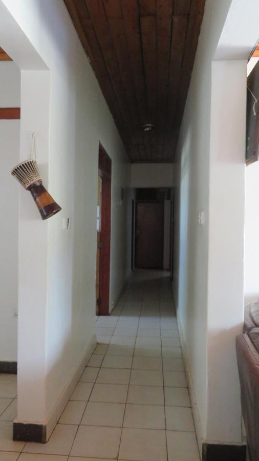 Global Village Hotel Pakwach Buitenkant foto